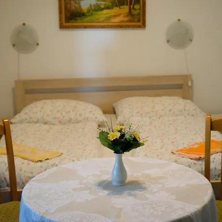 Emgarni Guest house *